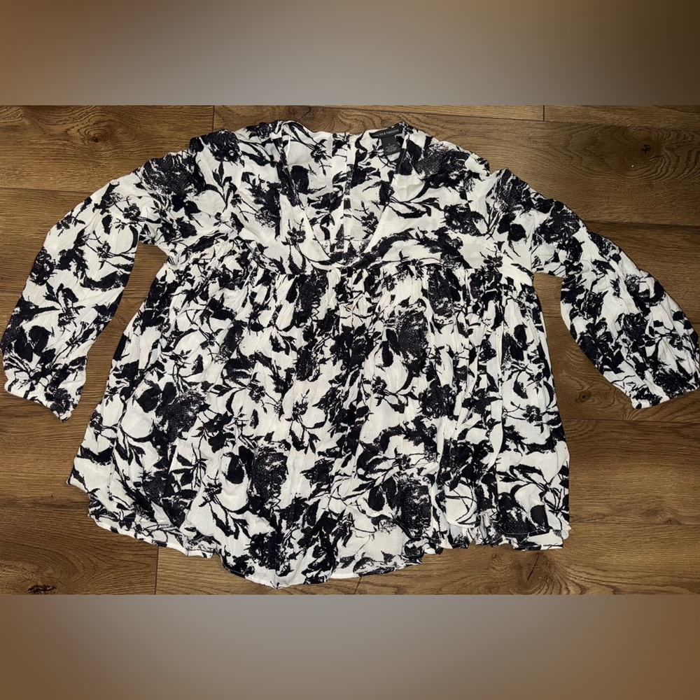 Chelsea & Theodore Black and White Floral Blouse